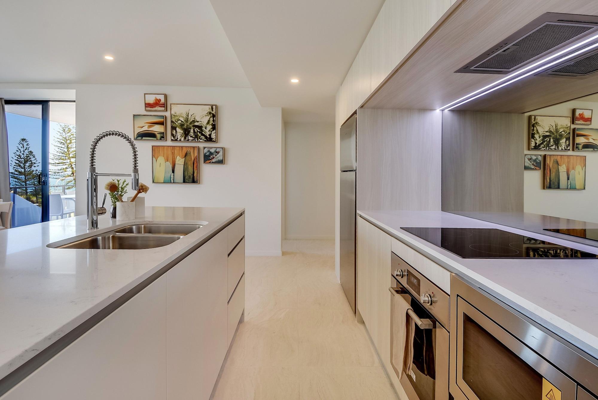 Breeze Mooloolaba, Ascend Hotel Collection Exterior photo A kitchen in a typical apartment