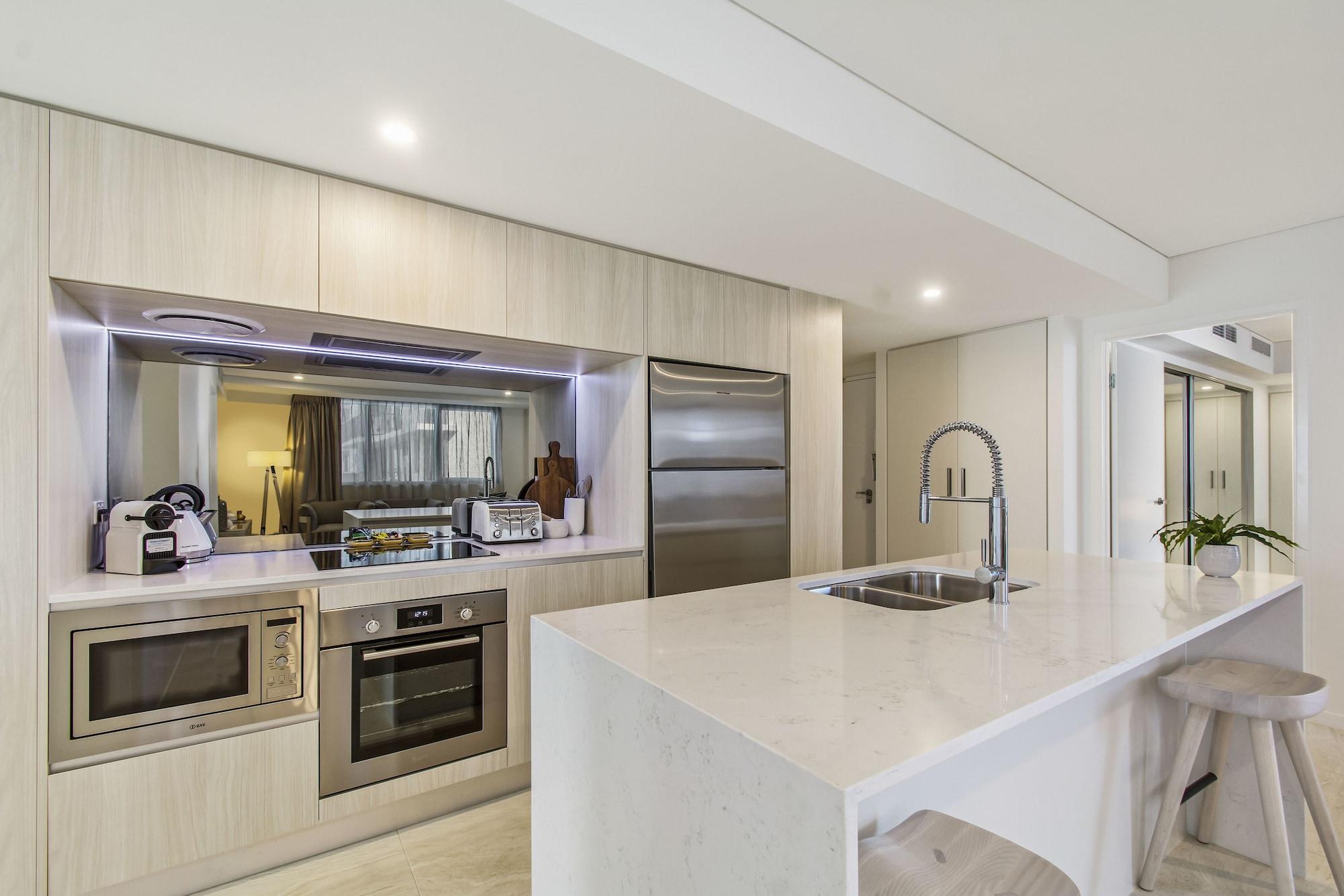 Breeze Mooloolaba, Ascend Hotel Collection Exterior photo A modern Australian kitchen