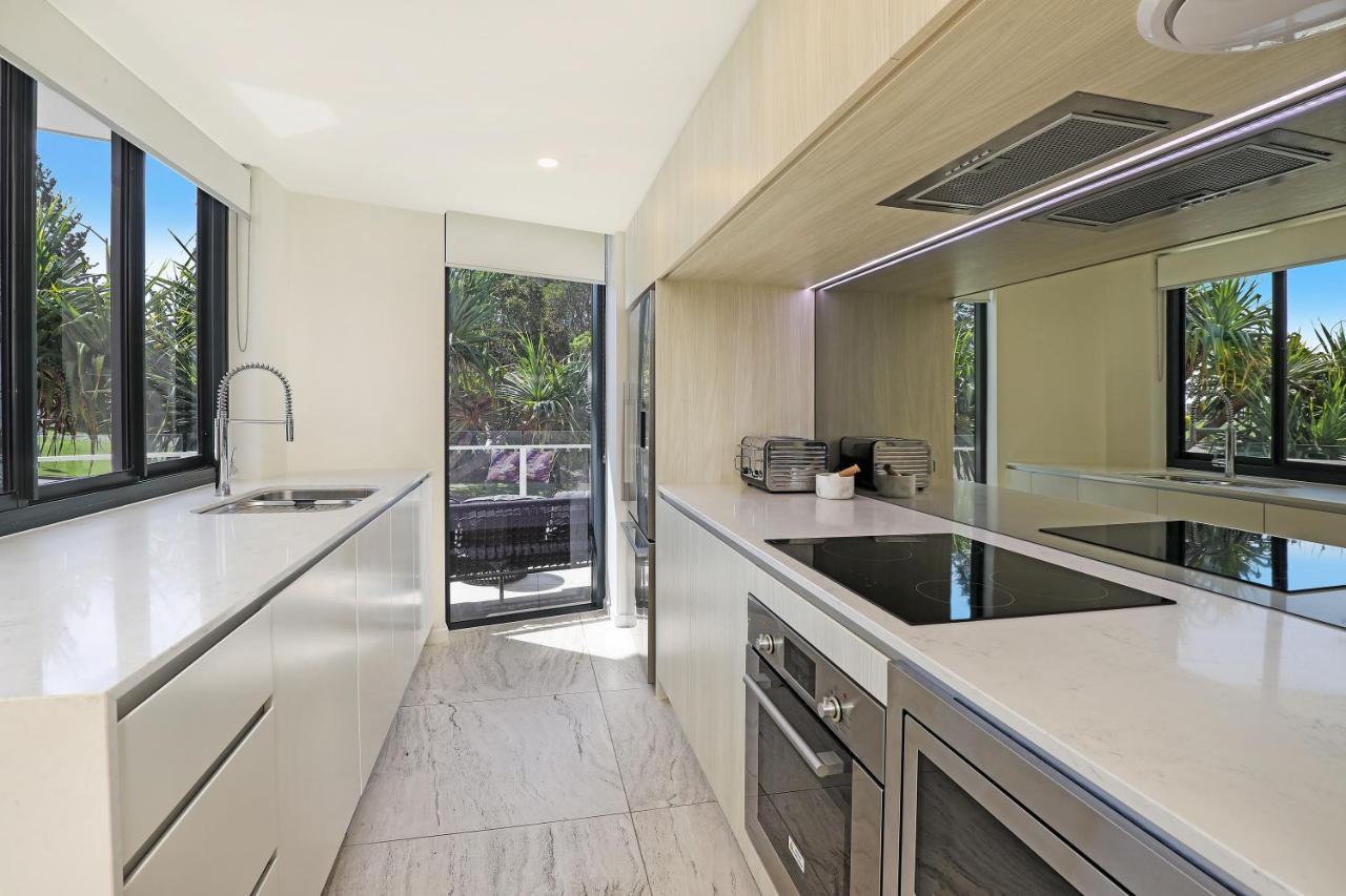 Breeze Mooloolaba, Ascend Hotel Collection Exterior photo A modern Australian kitchen