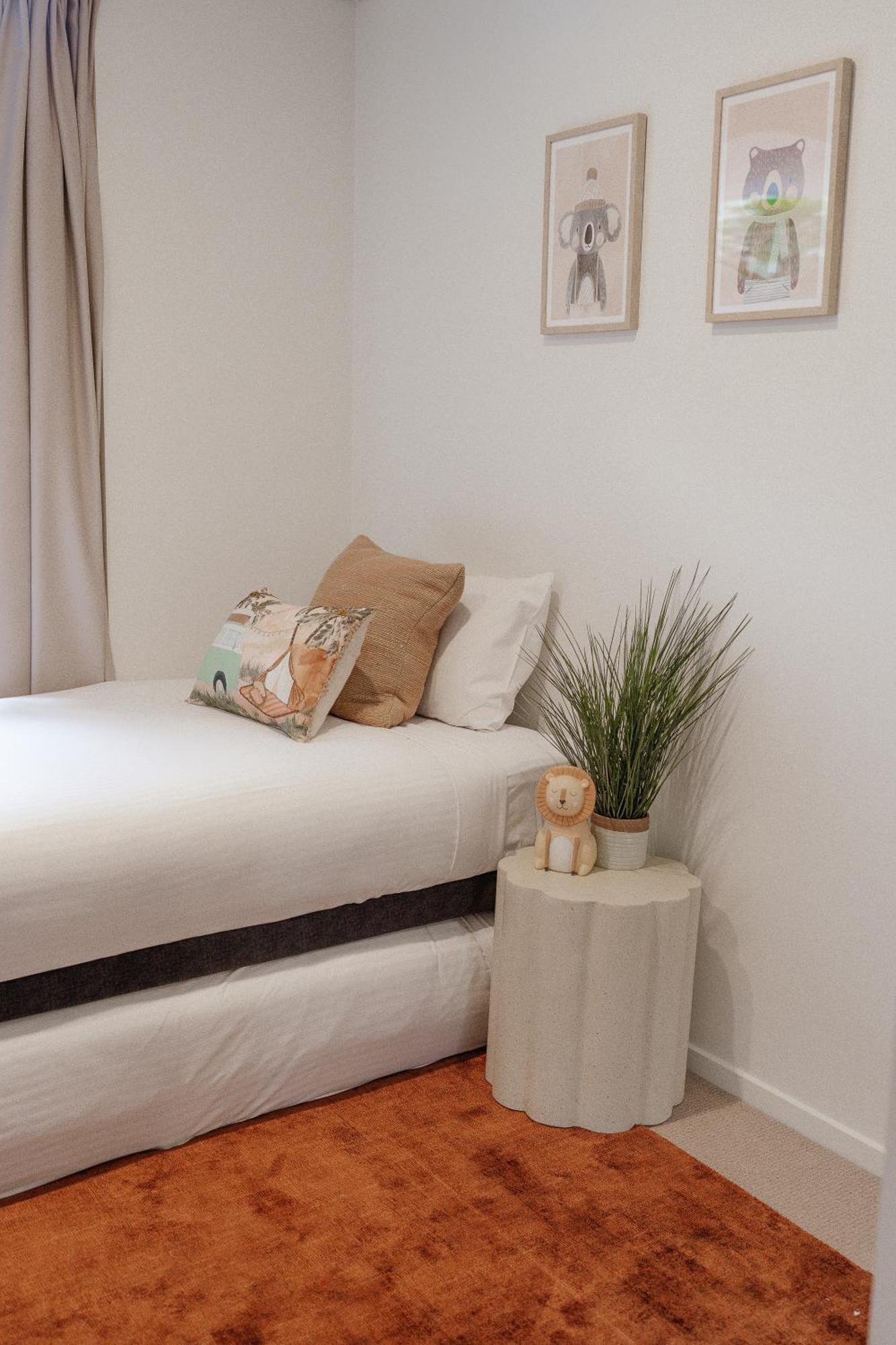 Breeze Mooloolaba, Ascend Hotel Collection Exterior photo A futon