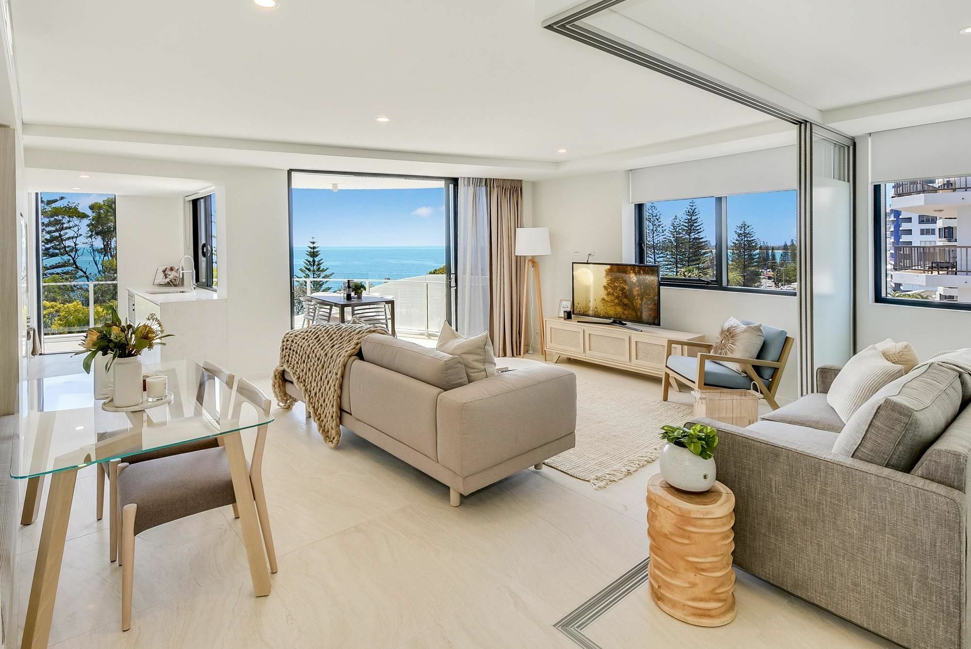 Breeze Mooloolaba, Ascend Hotel Collection Exterior photo The interior of a typical apartment at The Ivy